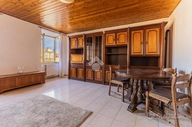 4 LOCALI A RONCIGLIONE