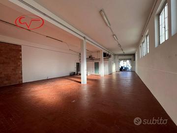 Immobile di 190 m² con 1 locale a Montevarchi