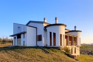 Casa indipendente di 455 m² con 4 locali a Roscian