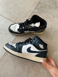 Nike Air Jordan 1 Mid blu e bianche
