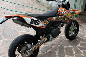 KTM 690 SMC - solo 19800 km - scarico leovince