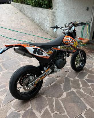 KTM 690 SMC - solo 19800 km - scarico leovince