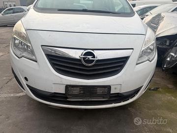 Paraurti anteriore opel Meriva B anno 2001