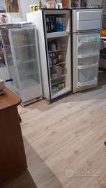Frigo congelatore incasso e vetrinetta refrigerata