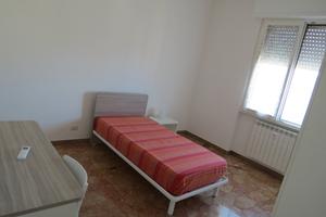 Stanza ad uso singolo a ragazza lavoratrice