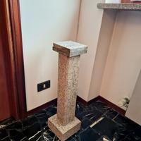 Colonna granito porta vaso statua