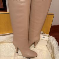 Stivale in pelle Fendi