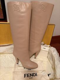 Stivale in pelle Fendi