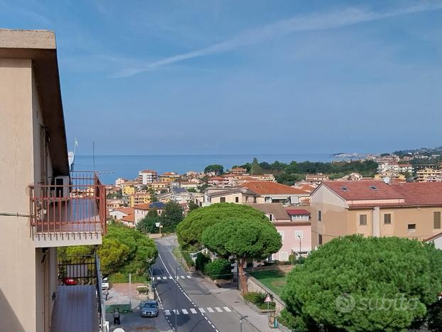 Appartamento centrale con terrazzo vista mare