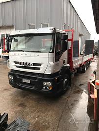 Iveco stralis pianale con rampe