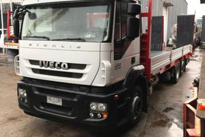 Iveco stralis pianale con rampe