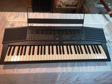 PIANOLA YAMAHA