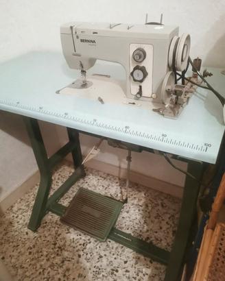 Macchina da cucire industriale Bernina 850