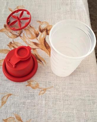 shaker Tupperware 