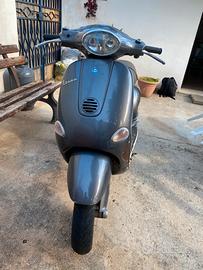 Vespa et4 125