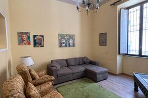 Ampio trilocale zona centro