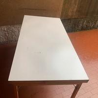 Tavolo pieghevole in legno