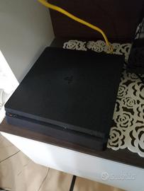 Play Station 4 (Slim edition)