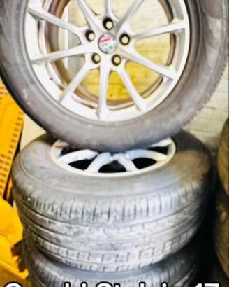 Cerchi e gomme diversi tipi