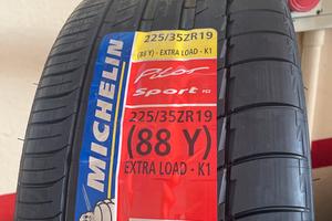Gomme Michelin 225/35 ZR19 88Y