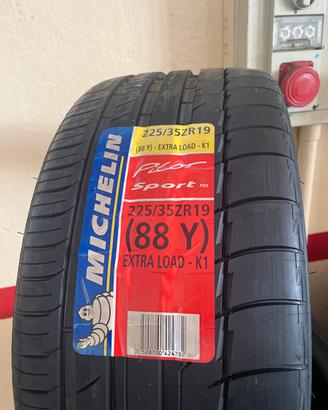 Gomme Michelin 225/35 ZR19 88Y