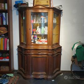 splendida credenza in legno e vetro