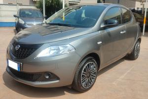 Lancia Ypsilon 1.0 Hybrid Oro