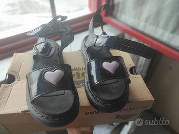 sandali dr. martens