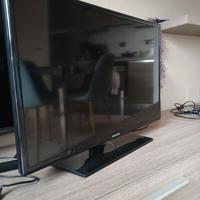 Kit TV Samsung 32" LED + Lettore DVD + Telecomandi