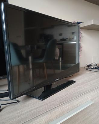 Kit TV Samsung 32" LED + Lettore DVD + Telecomandi