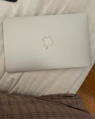 Apple MacBook Air 11”
