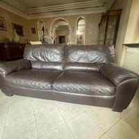 DIVANO DUE SEDUTE GRANDI IN PELLE COME NUOVO