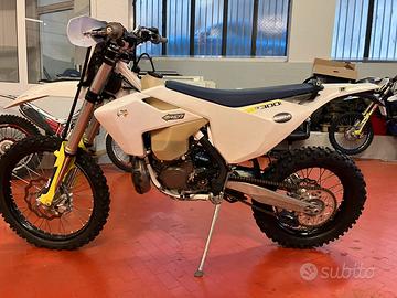 HUSQVARNA 300i TE