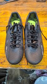 Scarpe da calcio  e parastinchi