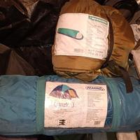 Tenda campeggio Ferrino a 3 posti e sacco a pelo.