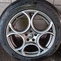 Alfa Romeo Stelvio quattro ruote lega 19 estive