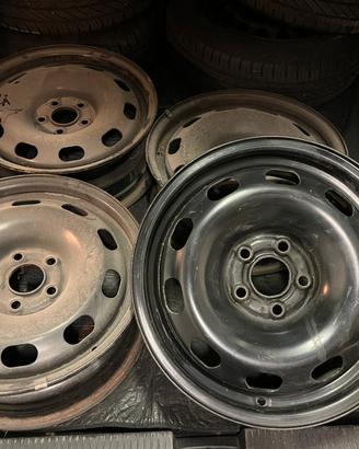 4 Cerchi in ferro da 15" per Volkswagen/Skoda/Seat