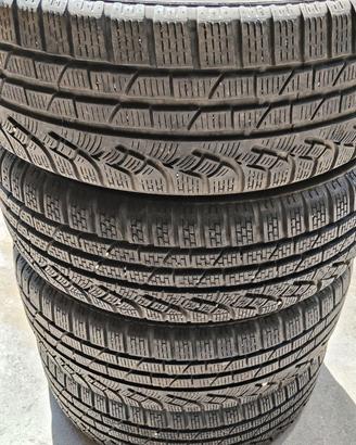 4 pneumatici invernali Pirelli Sottozero Winter 2