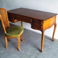 Scrivania con poltroncina in stile liberty