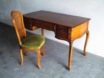 Scrivania con poltroncina in stile liberty