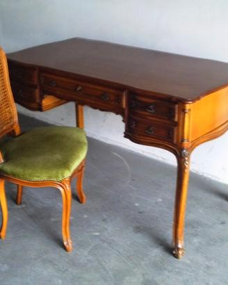 Scrivania con poltroncina in stile liberty