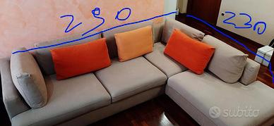 Divano con chaise longue