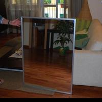 Specchio grande con cornice moderna