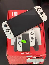 Nintendo switch oled + accessori e custodia