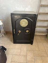 Cassaforte antica