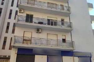 Negozio con deposito a Reggio Calabria