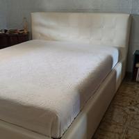 Letto con cassettone