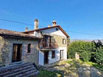 Villa di 300 m² con più di 5 locali e box auto a A