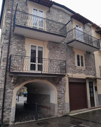 Casa indipendente su tre livelli