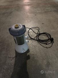 Pompa per piscine usata